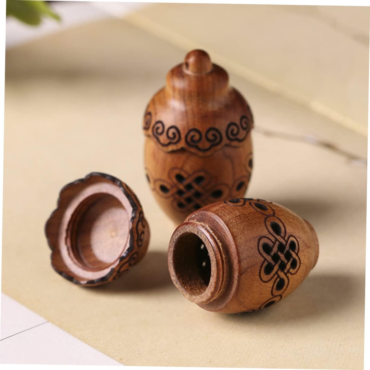 ERINGOGO Multi-Function Portable Wood Aroma Pendant Holder Decor