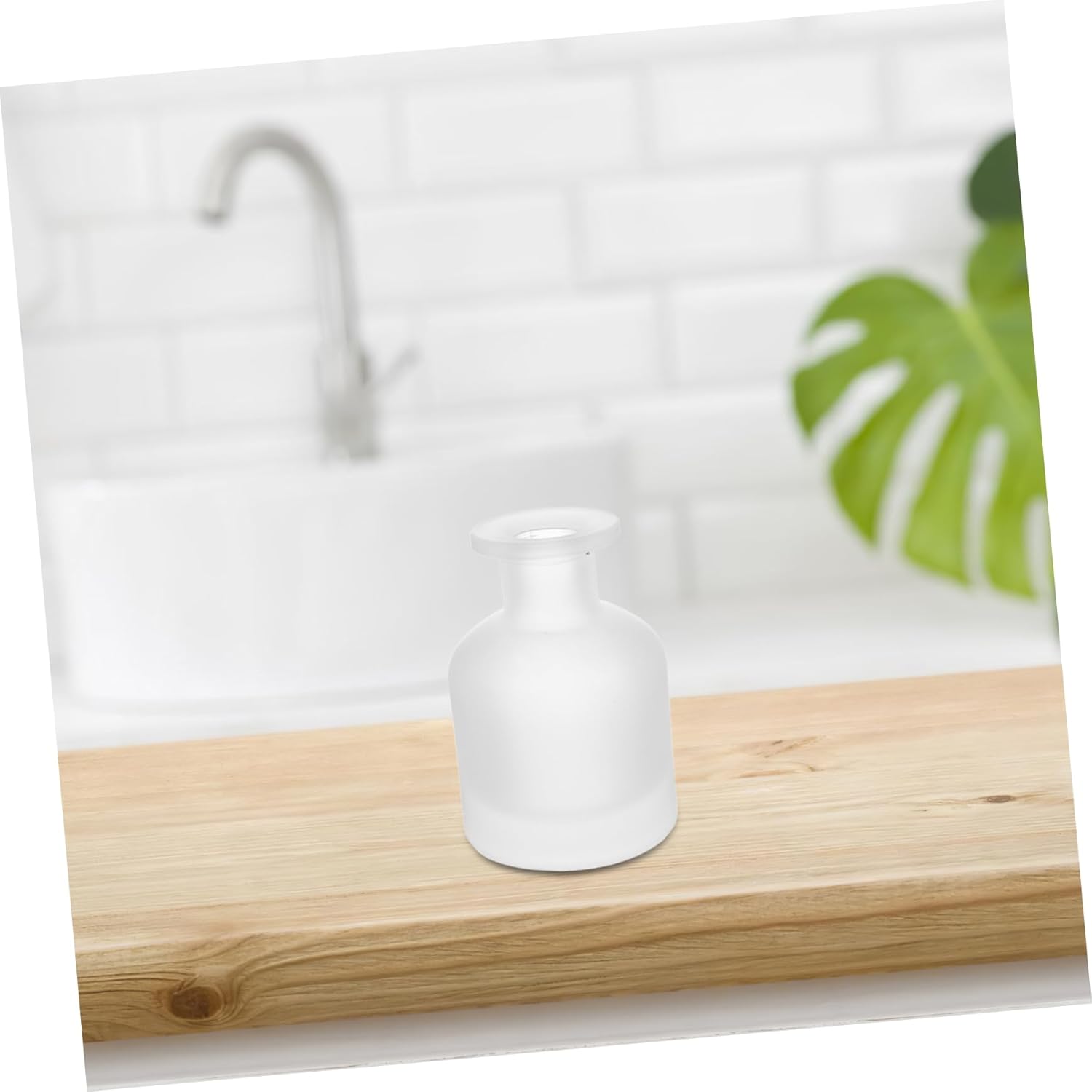 Didiseaon 2pcs Decorative Glass Diffuser Bottles 150ml