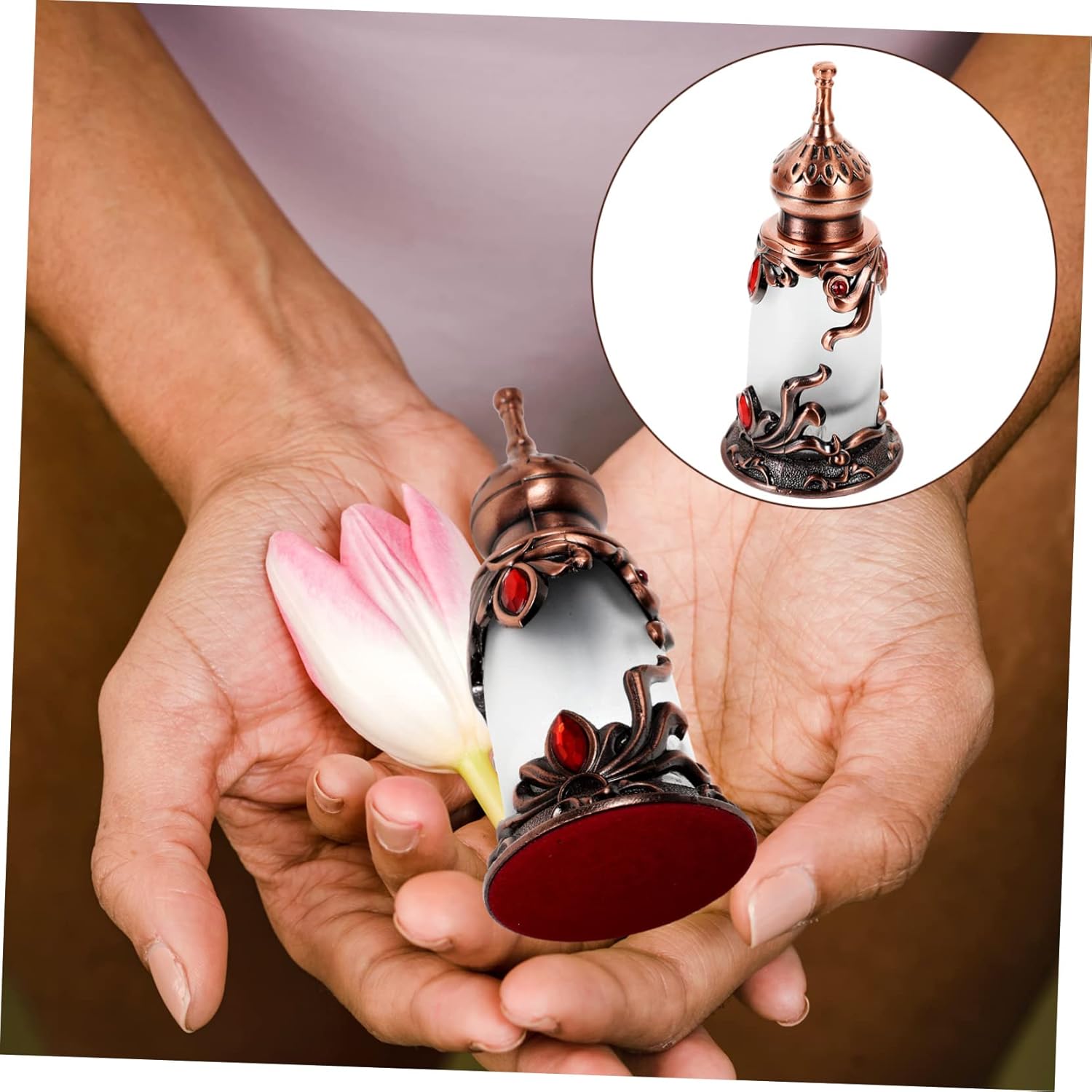 Vintage Decorative Perfume Bottle Refillable Alloy Container for Essential Oils Portable Travel Home Decor Gift