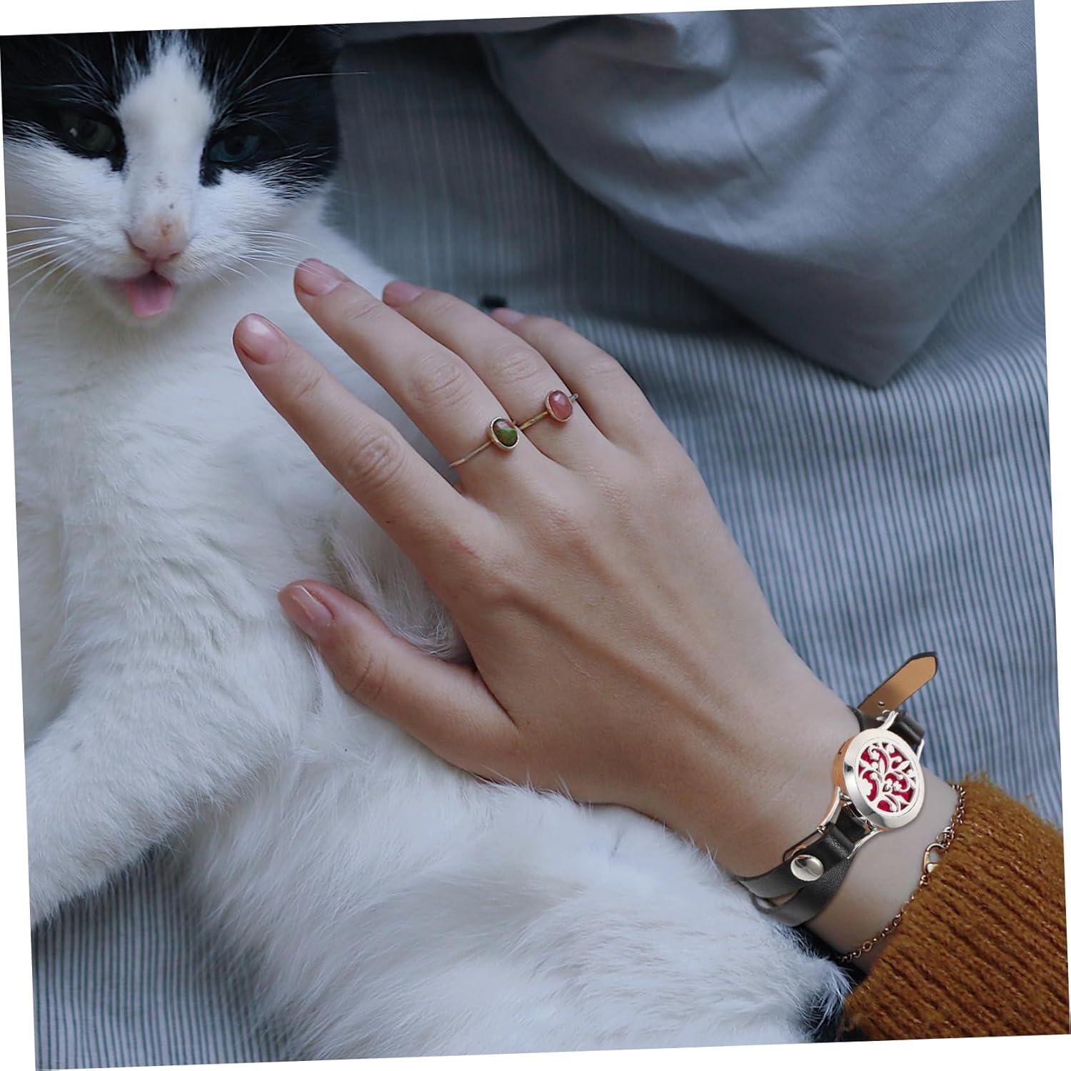 1Set Chic Hollow Out Perfume Diffuser Bracelet for Women