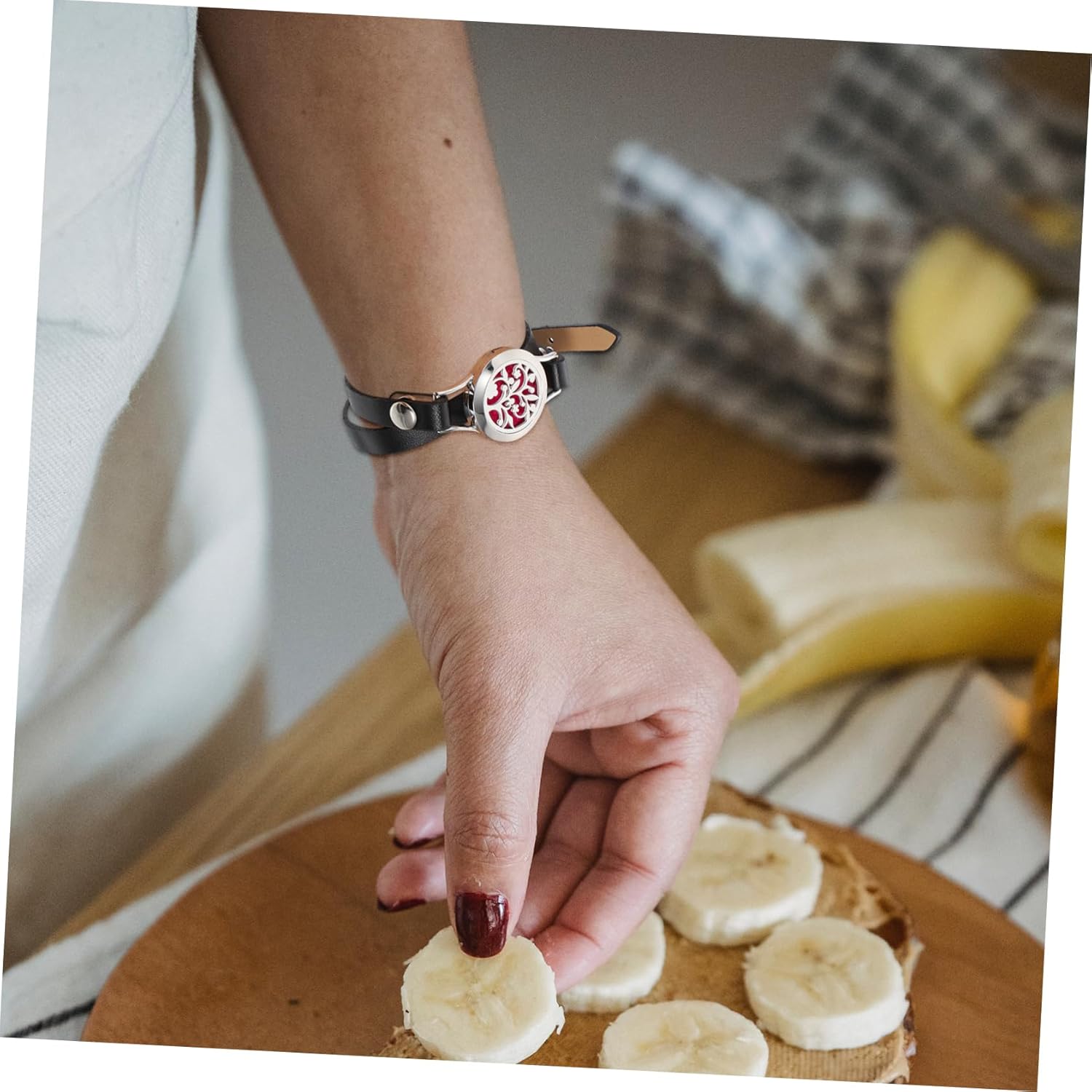 1Set Chic Hollow Out Perfume Diffuser Bracelet for Women