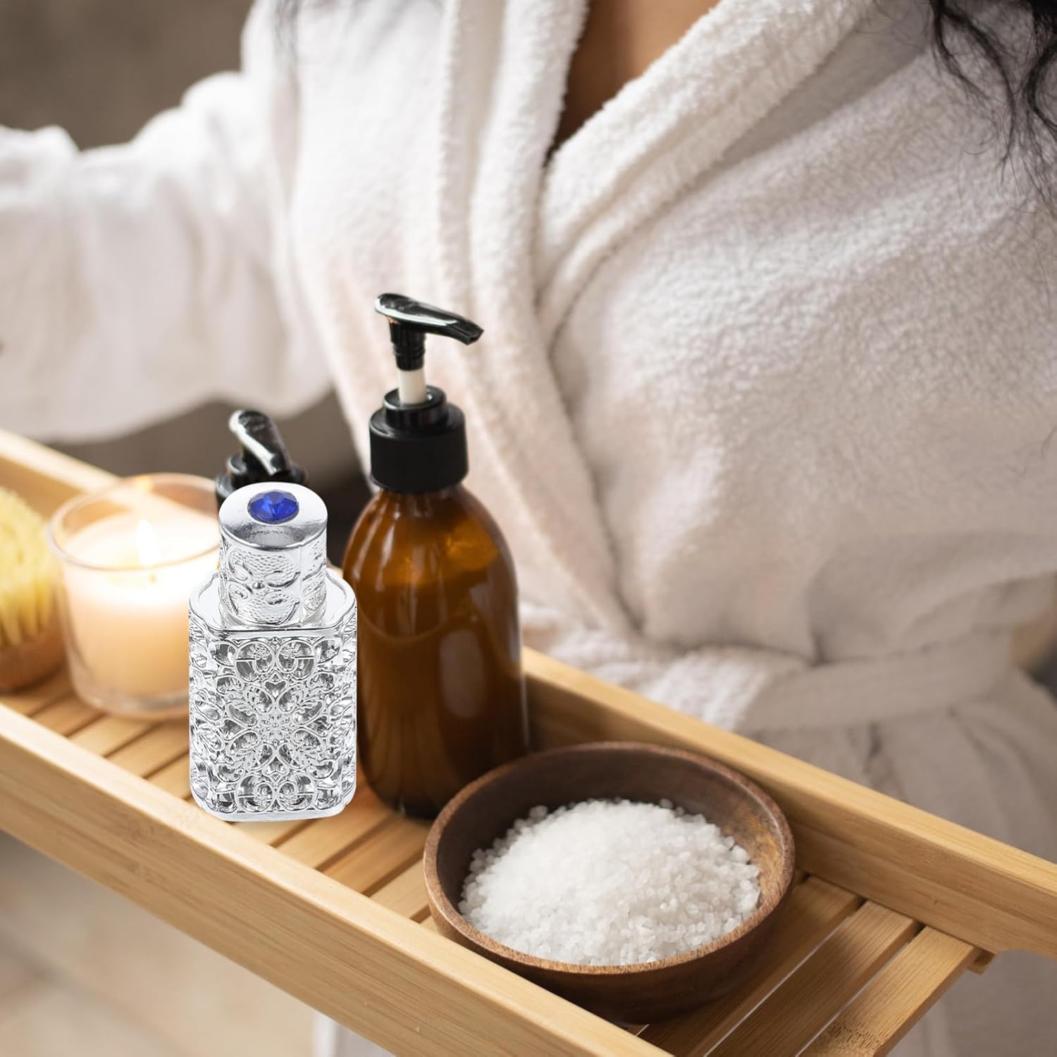 Elegant Essential Oil Perfume Bottle with Storage and Travel Functionality