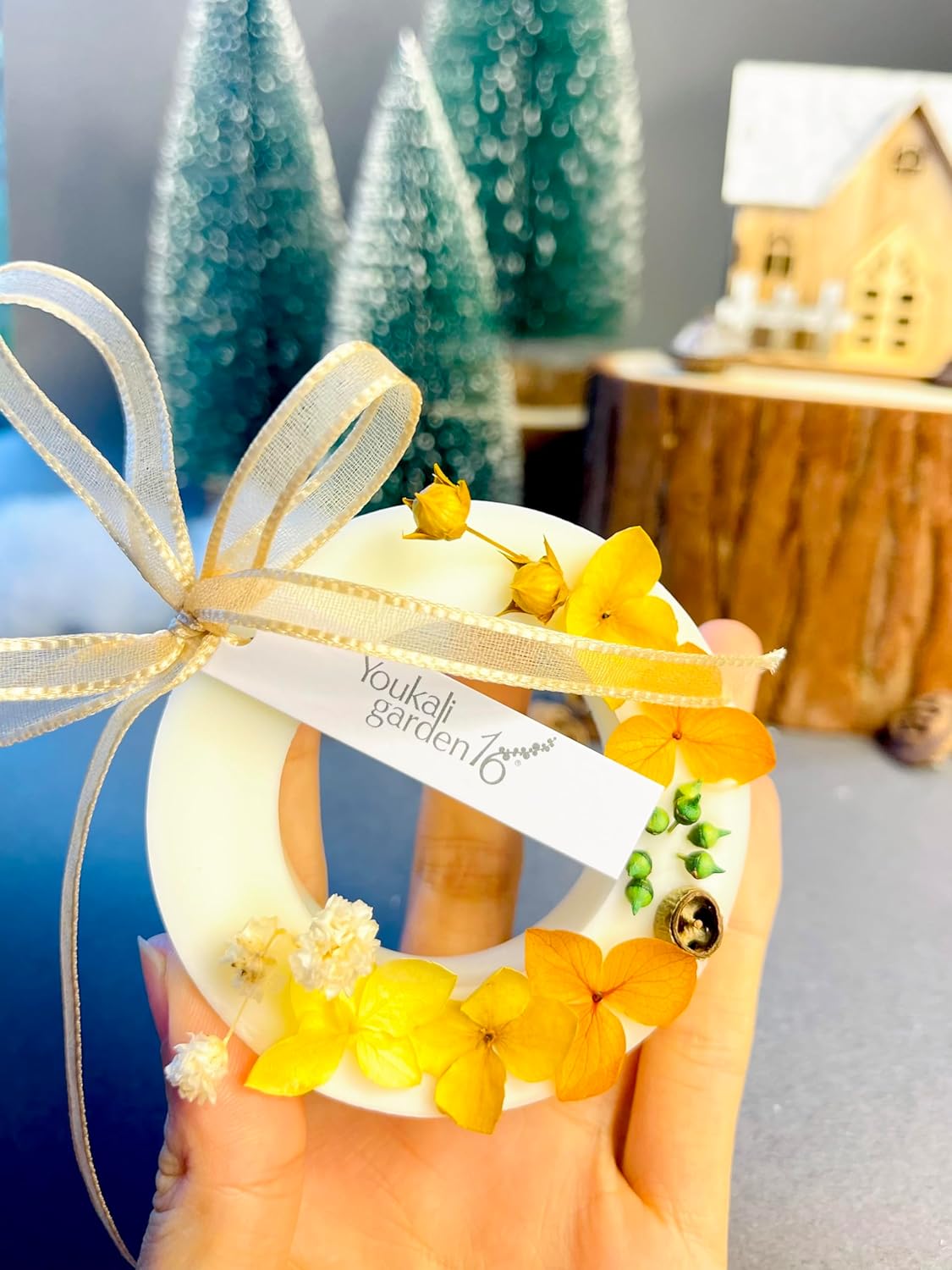 Sandalwood Wax Melts - Premium Ring-Shaped Soy Wax with Dried Flowers